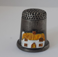 DÉ A COUDRE EN METAL  -  IRELAND  -   IRLANDE - Thimbles