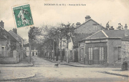 CPA 91 DOURDAN / AVENUE DE LA GARE / Cliché Rare - Dourdan