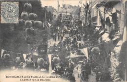 CPA 91 DOURDAN / FESTIVAL DU 1ER JUILLET 1906 LE DEFILE RUE DE CHARTRES - Dourdan