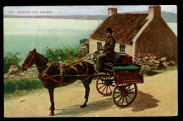 Ref 1627 - Early Ethnic Postcard - Jaunting Car & Cottage Ireland - Europe