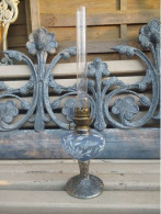 Petite Lampe à Pétrole Décor Fleurs Émaillée Lamp Oil Art Nouveau - Lámparas Y Arañas