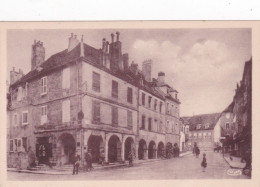 LES ARCADES    PLACE DE LA LOI - Baume Les Dames