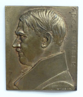 Hitler Bronzetafel 70 X 60mm I-II - Personnages