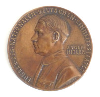 Hitler Groß Medaille (Bronze) 1934 Goetz, Karl 125mm Durchm. - Personajes