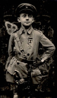 WK II Foto Kind In Uniform Mit EK I-II - Guerre 1939-45