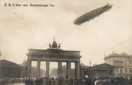 Zeppelin Berlin ZR 3 über Brandenburger Tor I-II Dirigeable - Dirigeables