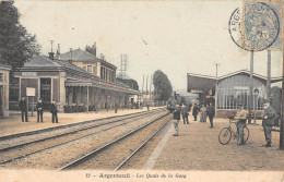 CPA 95 ARGENTEUIL / LES QUAIS DE LA GARE / TRAIN - Argenteuil