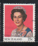 NEW ZEALAND NUOVA ZELANDA 1985 1989 QUEEN ELIZABETH II 25c USED USATO OBLITERE' - Usados