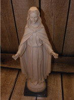 -JOLIE ANCIENNE GRANDE STATUE MADONNA DELLE ROSE En Résine Socle MARBRE NOIR   E - Arte Religioso