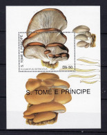 Saint Thomas Et Prince  Feuillet  Neuf** Aucun Défaut Champignons, Pilze,setas , Mushroom - Pilze