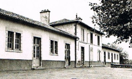 ST-LAURENT-SUR-GORRE - Hte -Vienne- CPSM  L'ECOLE - Circulée 1971 - Saint Laurent Sur Gorre