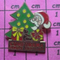 516B Pin's Pins / Beau Et Rare & TB état / NOEL / PERE NOEL SAPIN CADEAU CONFORAMA GROUPE CHARLES - Noël