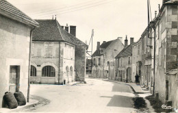 YONNE  COULANGES LA VINEUSE  Rue Marcel Hugot ( Cpsm) - Coulanges La Vineuse