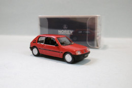 Norev - PEUGEOT 205 XR 1985 Rouge Réf. 471732 Neuf NBO HO 1/87 - Véhicules Routiers