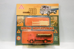 Eko - Camion PEGASO Z-207 Rouge Citerne ESSO + Accessoires Neuf HO 1/87 - Véhicules Routiers