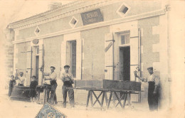 CPA 33 PUGNAC PAR BOURG SUR GIRONDE L.RENAUD MENUISIER / VIEUX METIER DANS LA RUE - Sonstige & Ohne Zuordnung