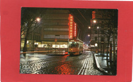 TRAIN--Chemins De Fer Régionaux Et Urbains--Tramway De SAINT-ETIENNE--Place Du Peuple, De Nuit Motrice ---voir 2 Scans - Strassenbahnen