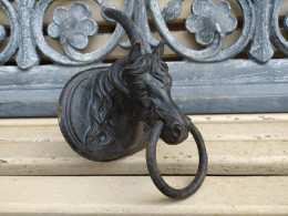 Ancienne Tête De Cheval Haras Fonte Fonderie Camion Frères - Metall