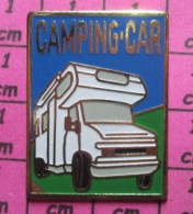 1518c   PINS PIN'S / Beau Et Rare  TRANSPORTS / CAMPING-CAR DE CHEZ CAMPING-CAR - Transports