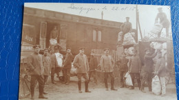 Carte Photo ,convoi Postal Militaire à Longwyon  , Feldpost , Train Et Wagons - Cafes