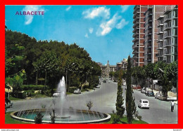 CPSM/gf  ALBACETE (Espagne)   Avenue Rodriguez Acosta Et Parc, Animé...D453 - Albacete