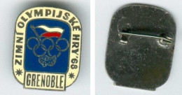 Badge Tchèque JO Grenoble 1968 Zimní Olympijské Hry Jeux Olympiques D'hiver (système D'attache Défectueux Faulty Faste) - Altri & Non Classificati