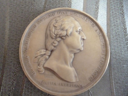 Medaille  Militaire    Commemorative Georges Washington   Liberation De Boston   Argent   (  Tres Tres Rare ) - Other & Unclassified