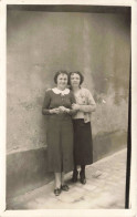 CARTE PHOTO - Portrait - Deux Femmes -  Carte Postale Ancienne - Photographie