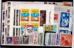 LOT OF 244 STAMPS MINT+USED +16 BLOCKS MI- 85 EURO VF!! - Collections (sans Albums)