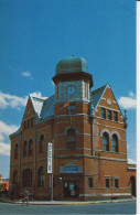 Bibliothèque Municipale Francoise-Maurice Coaticook Québec Canada, Bâtiment Au Coin De La Rue Main Street Cutting Street - Biblioteche