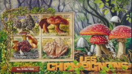 Togo 7364-7367 Sheetlet (complete. Issue) Unmounted Mint / Never Hinged 2016 Mushrooms - Togo (1960-...)