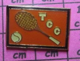 818A Pin's Pins / Beau Et Rare / SPORTS / TENNIS RAQUETTE BALLE CLUB TCC - Tennis