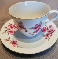 Tasse Et Soucoupe à Identifier (mention "made In China") Avec Décoration Florale - Andere & Zonder Classificatie