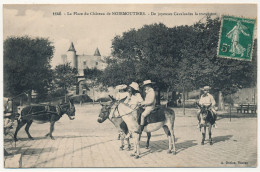CPA - NOIRMOUTIER (Vendée) - La Place Du Chateau De NOIMOUTIERS - De Joyeuses Cavalcades La Traversent - Noirmoutier