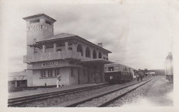 Real Photo  French Colonial Art Deco Station With Train In Mindouli Congo . Gare Avec Train Congo Ocean - Stations - Met Treinen