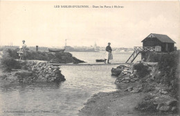 85-LES-SABLES-D'OLONNE - DANS LES PARCS A HUITRES - Sables D'Olonne