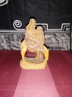 Statuette  La Fuite En Egypte En Olivier - Religious Art