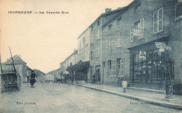 Iguerande * La Grande Rue * Débit De Tabac Tabacs TABAC Journaux * Pompe à Essence * Commerce Magasin Villageois - Autres & Non Classés