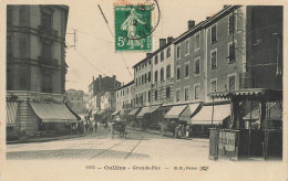 Oullins * Tramway Tram * Grande Rue * Commerce Magasin AU BON MARCHE * Villageois - Oullins