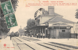 CPA 51 FISMES / INTERIEUR DE LA GARE / TRAIN - Fismes