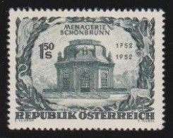 Österreich   .    Y&T    .   813      .   **       .    Postfrisch - Unused Stamps