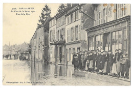 Cpa: 10 BAR SUR SEINE (ar. Troyes) Rue De La Gare - Crue De La Seine 1910 (Café Du Nord Animé) N° 9206   Ed. L. Nicat - Bar-sur-Seine