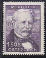 Österreich   .    Y&T    .   829        .   **       .    Postfrisch - Unused Stamps