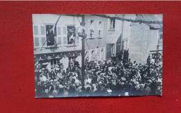 50 -  EQUEURDREVILLE - CARTE PHOTO -  " FETE DE LA SAINT AUGUSTIN " - UN HOMME GRIMPANT EN HAUT D’UN MAT ? - Equeurdreville