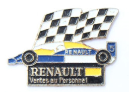 Pin's RENAULT - VENTES AU PERSONNEL - Formule 1 - Drapeau à Damier - M553 - Renault