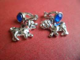 Paire Boucles D' Oreilles : Chien 101 Dalmatiens :  Avec Strass Bleu - Signé Disney - Ohrringe