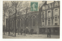 92/ CPA - Issy - Ecole Saint Nicolas - Cour D'entrée - Issy Les Moulineaux