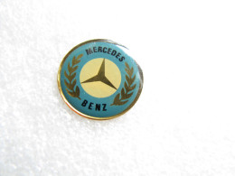 PIN'S   LOGO   MERCEDES-BENZ - Mercedes