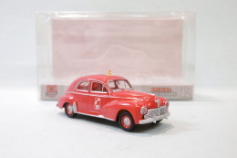 Brekina / Sai - PEUGEOT 203 Pompiers 18 Réf. 92991 / 2517 Neuf NBO HO 1/87 - Baanvoertuigen