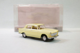 Brekina - PEUGEOT 404 Jaune Clair Réf. 29023 Neuf NBO HO 1/87 - Véhicules Routiers